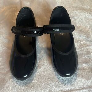 Little kids tap shoes
